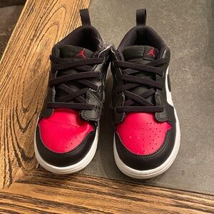 Nike Kids Black and Red Sneakers